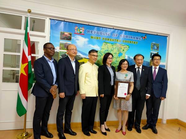 说明: http://news.zstu.edu.cn/__local/A/48/27/B2FE04F2BA41A4159A0EDF8BCB9_B34F42EC_19F19.jpg